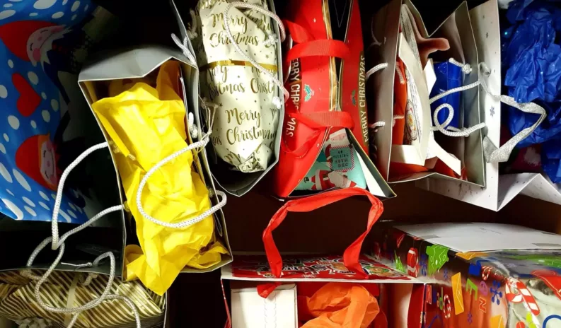 Good Oaks and Dorsetmums Spread Christmas Cheer!