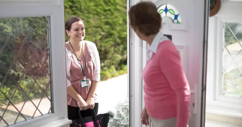 Living with dementia - the benefits of staying at home