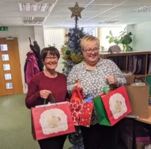 GoodOaks and Dorsetmums Spread Christmas Cheer Image